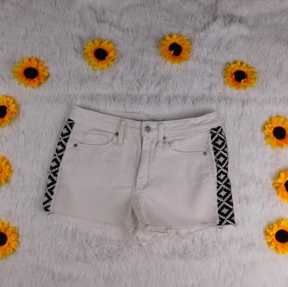 🌻 Universal Thread High Rise Shortie - Picture 2 of 11